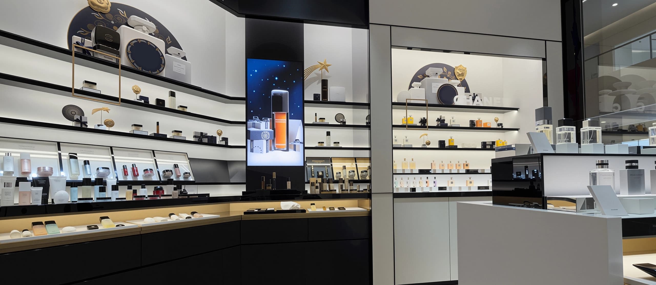 Cosmetic Packaging Manufacturer for Beauty & Skincare Brands hero illustration