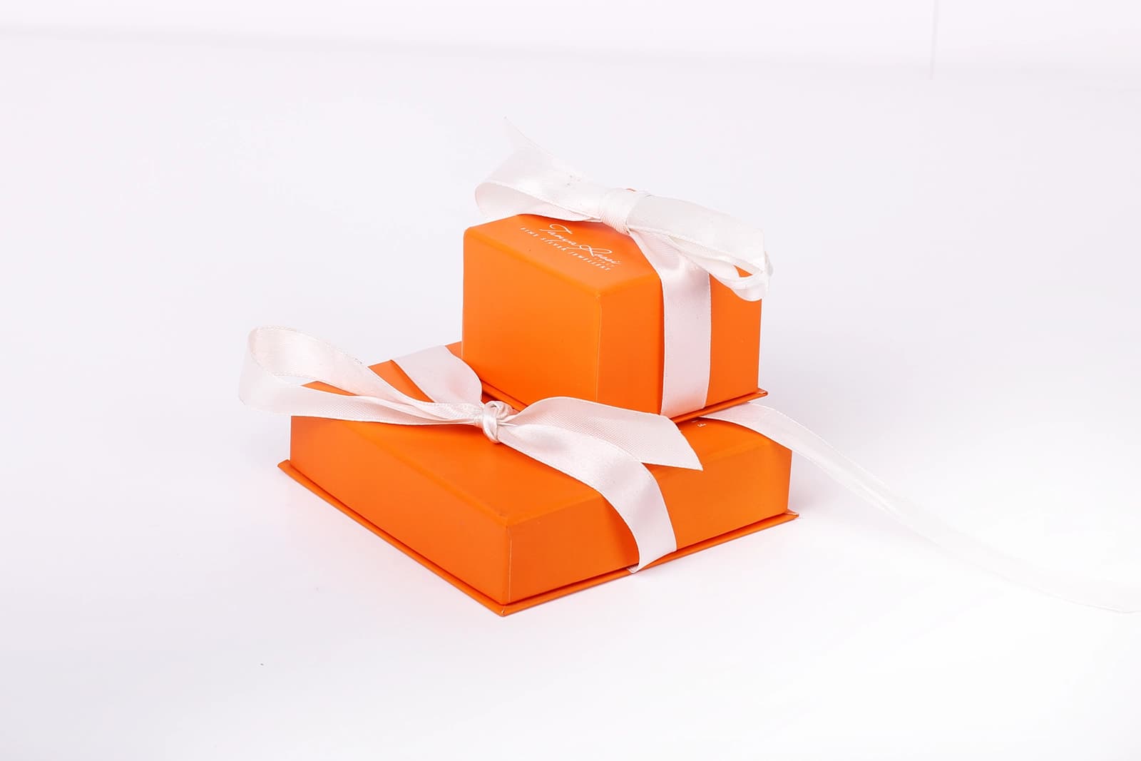 Luxury Jewelry Packaging with Refined Insert Engineering packaging sample 2