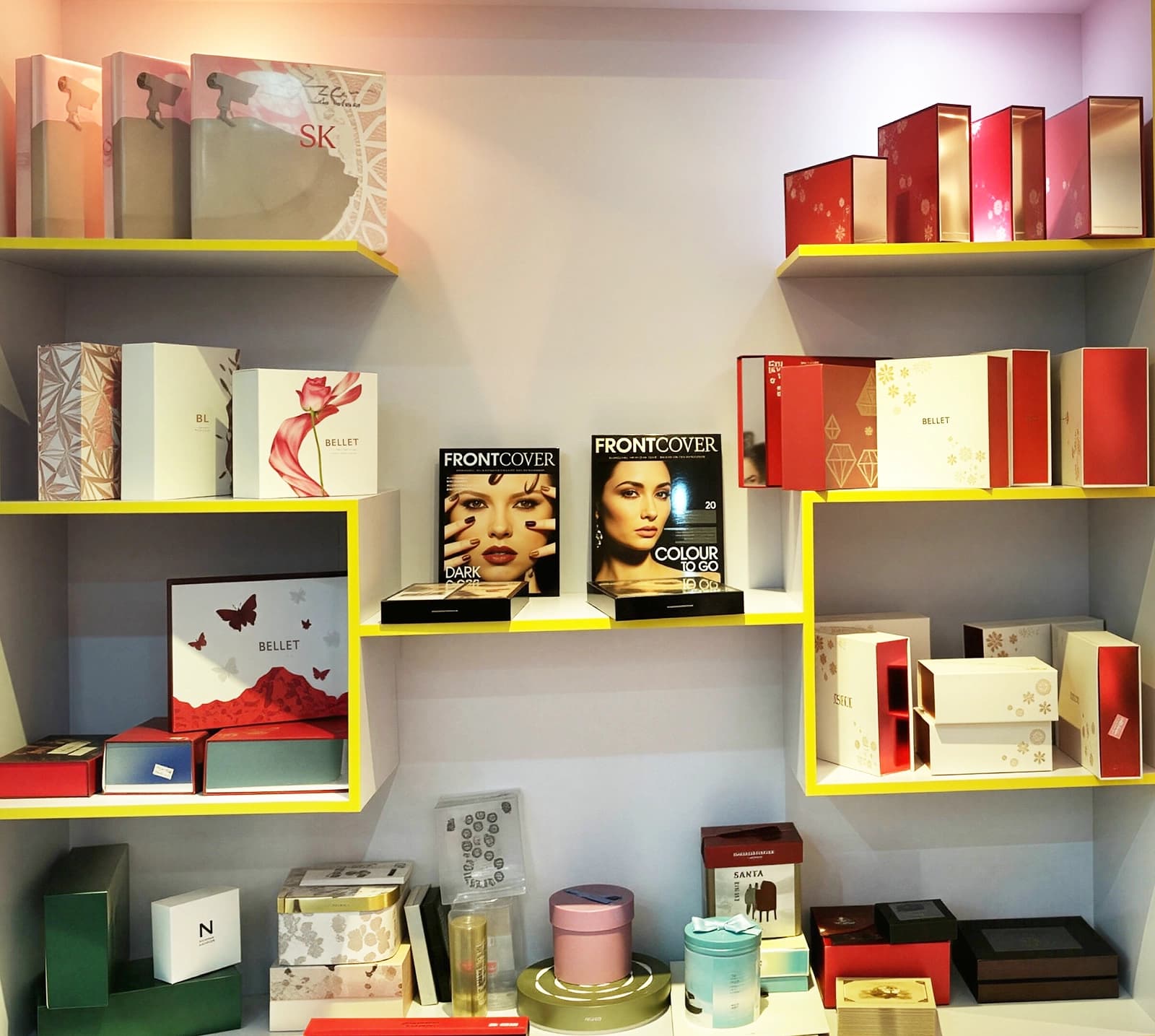 BELLET cosmetic packaging example