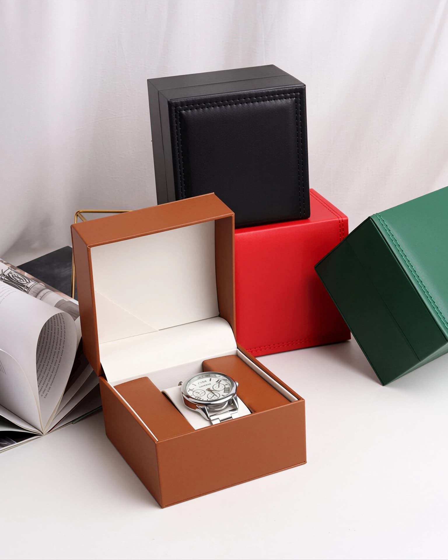 Bellet home hero magnetic perfume packaging image 02